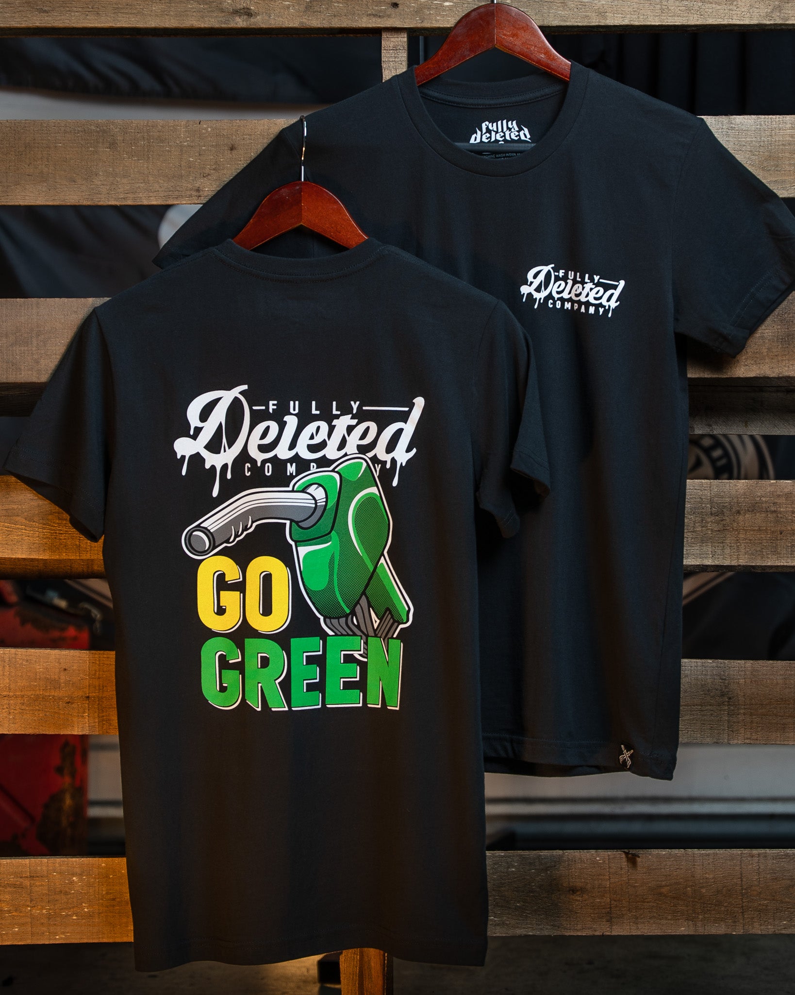 GO GREEN : PREMIUM T-SHIRT