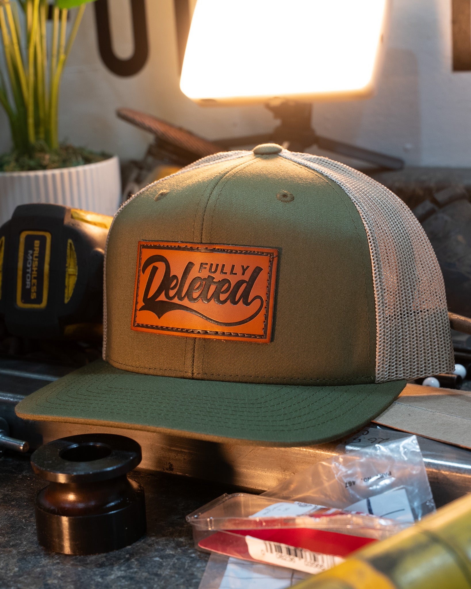 OLD SCHOOL : LEATHER : GREEN / TAN SNAPBACK