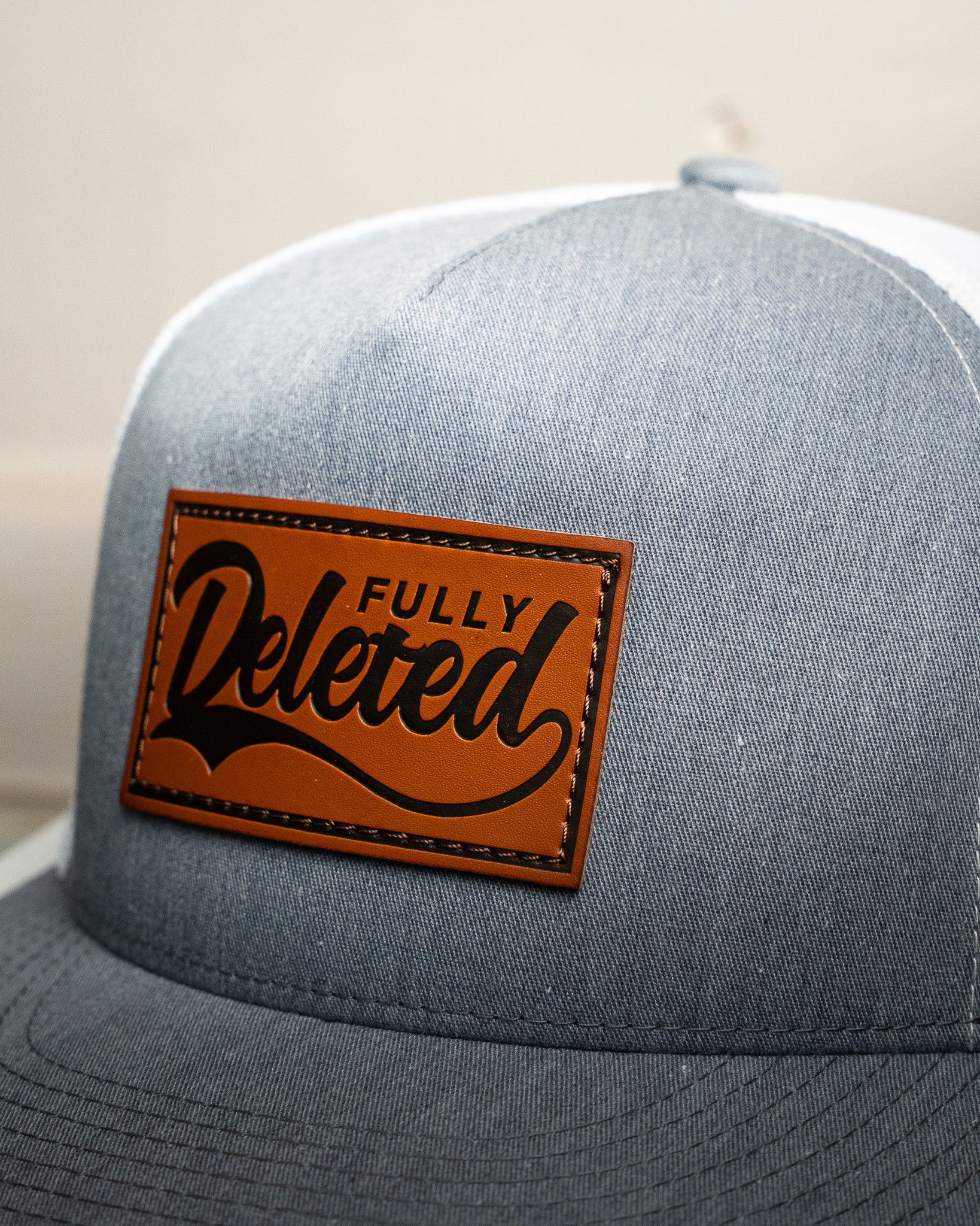 OLD SCHOOL : LEATHER : HEATHER GREY/WHITE SNAPBACK