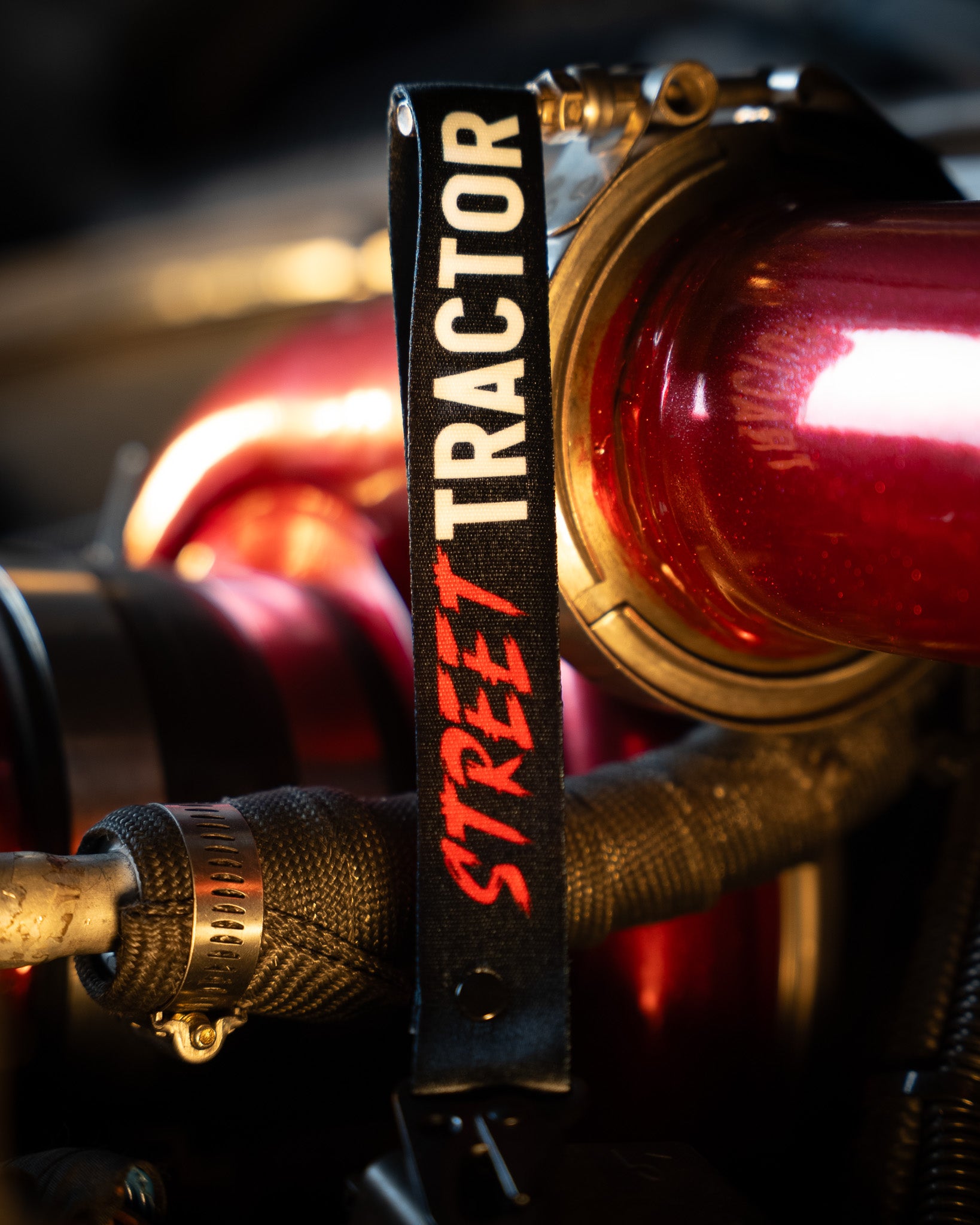 STREET TRACTOR : SHORT LANYARD : RED