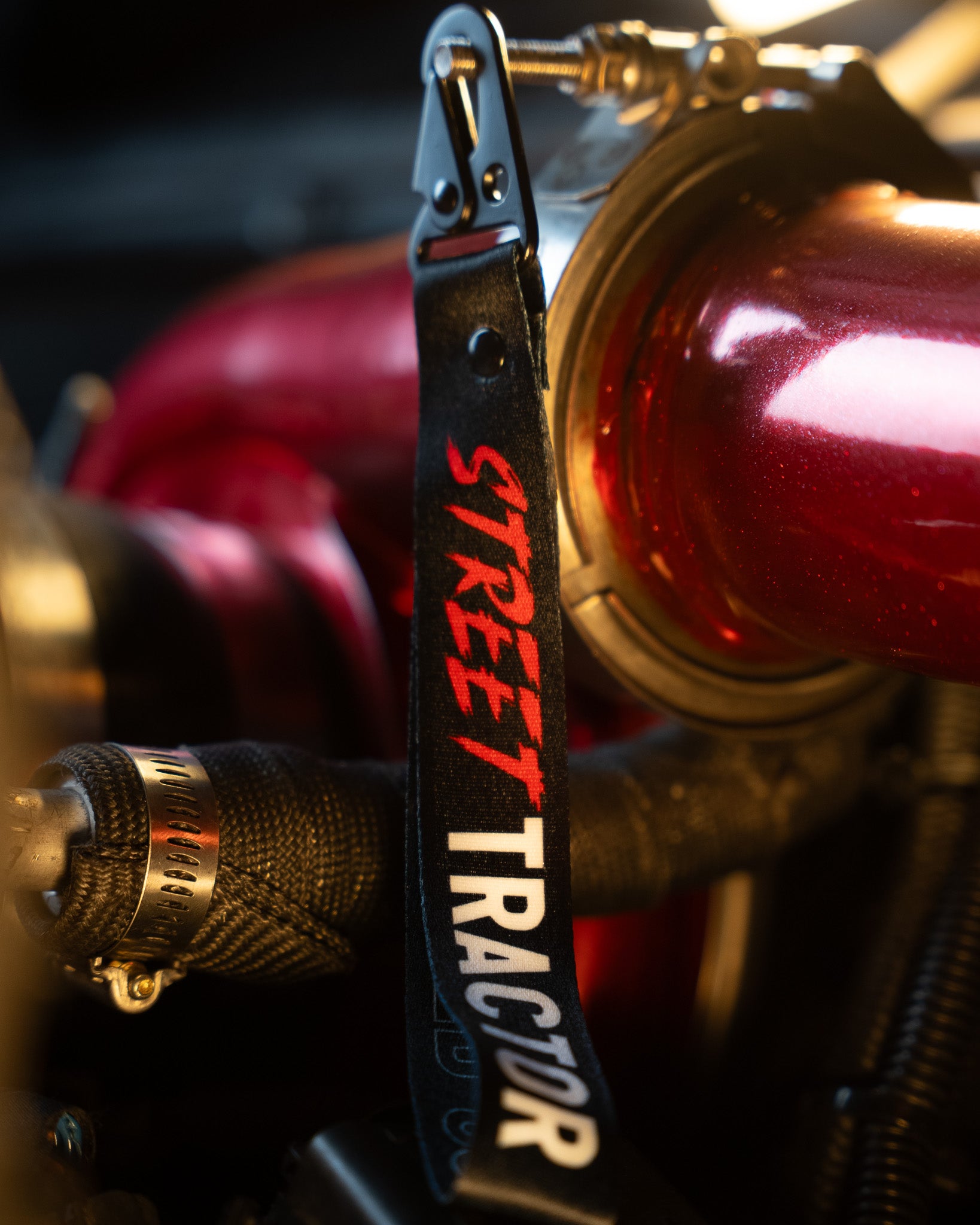STREET TRACTOR : SHORT LANYARD : RED