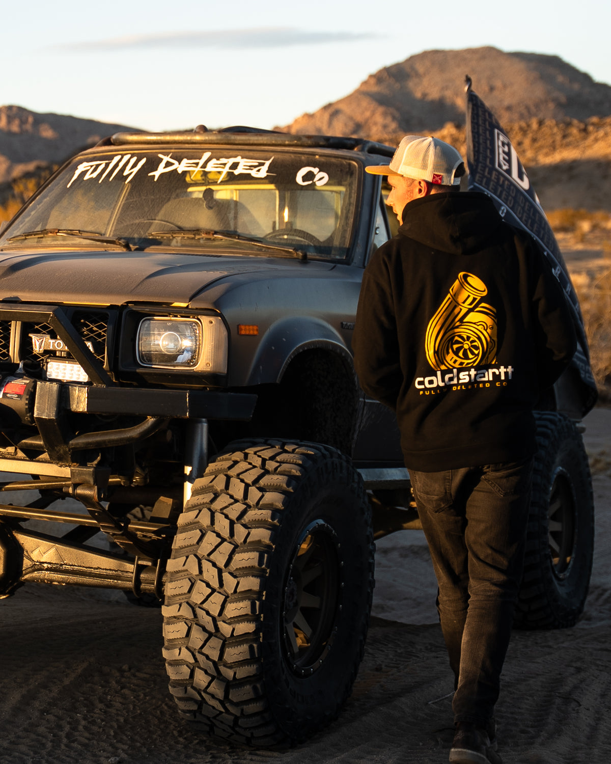 COLDSTARTT : HEAVY WEIGHT HOODIE