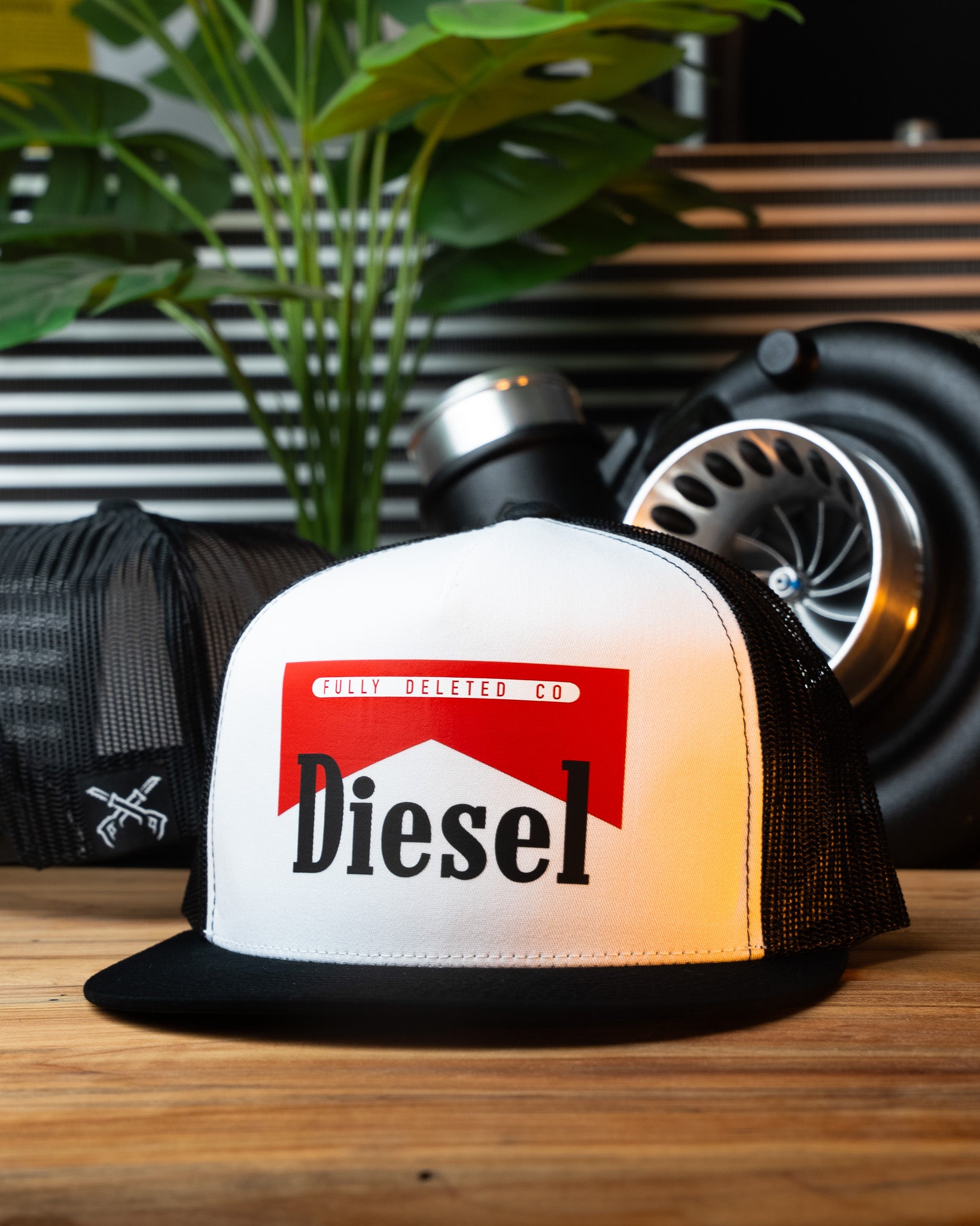 UNFILTERED : SNAPBACK : WHITE