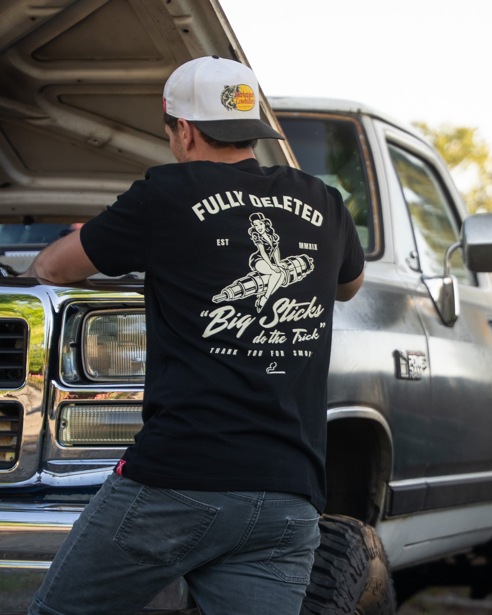 BIG STICKS : PREMIUM T-SHIRT