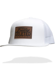 Load image into Gallery viewer, CLASSIC LEATHER : SNAPBACK : WHITE