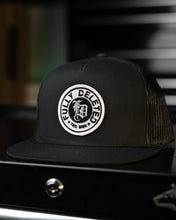 Load image into Gallery viewer, TRADE MARK : BLACK/WHITE : SNAPBACK