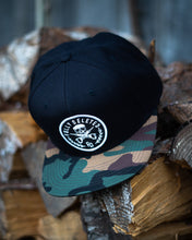 Load image into Gallery viewer, FD FLATBILL SNAPBACK : BLACK/CAMO